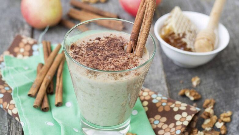 Kefir drink with cinnamon for a drinking diet