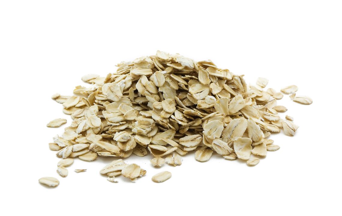 Oatmeal is an ideal breakfast option for anyone looking to lose weight. 
